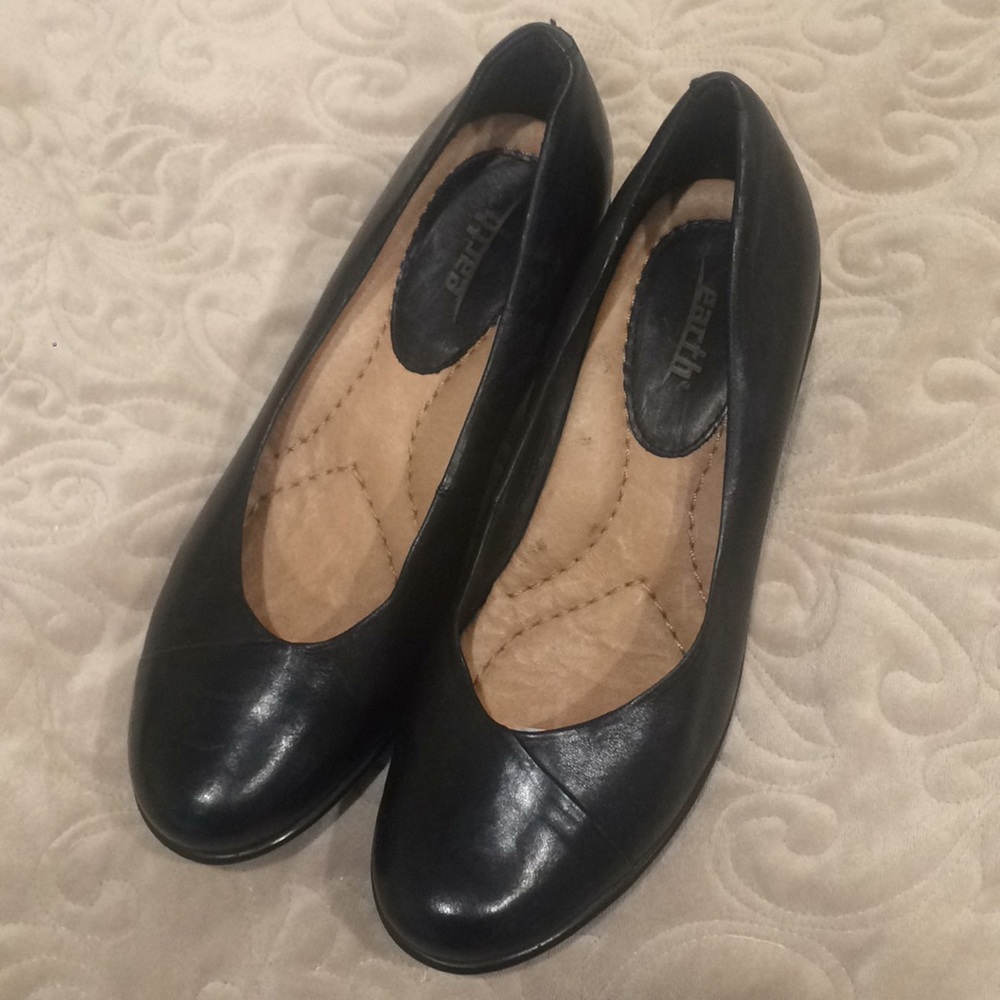 Earth Leather Chunky Pumps